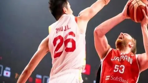 火箭外线哑火12分，湖人五将爆发逆转火箭104-98取胜